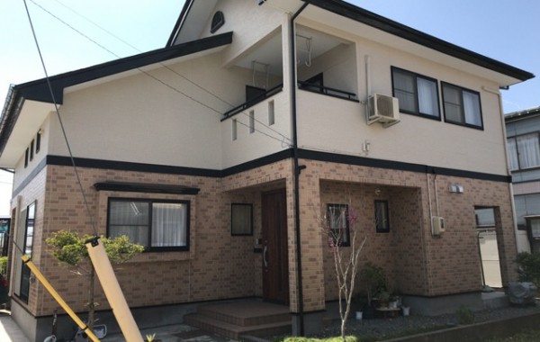 秋田市牛島　H様邸（外壁塗装色：２階ND210、１階UVプロテクトクリヤー、屋根塗装色：ブラック）