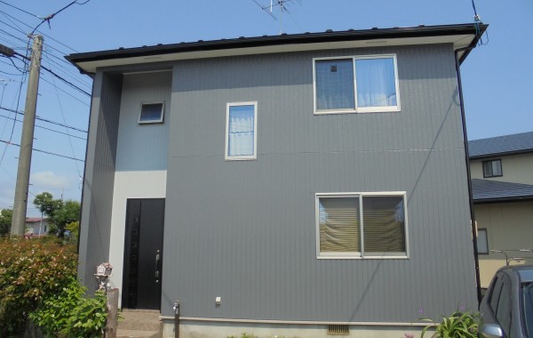 秋田市外旭川　Y様邸（外壁塗装色：ND013、ND011  、屋根塗装色：ブラック）