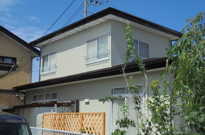 秋田市飯島　T様邸（外壁塗装色：ND218、屋根塗装色：コーヒーブラウン）