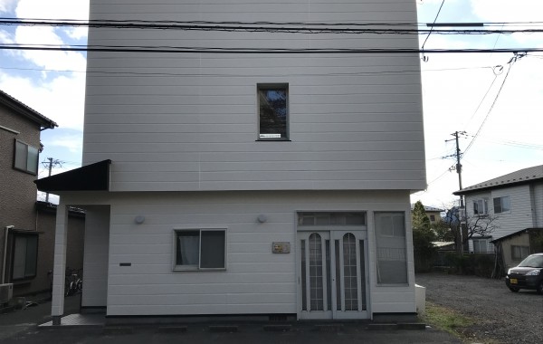 秋田市手形K様邸　外壁塗装色：ND503、屋根塗装色：ブラック