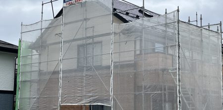 秋田市東通H様邸の外壁塗装が着工しました