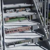 サンハロー秋田駅前様　非常階段塗装（床面箇所）　塗装色：　ND -400