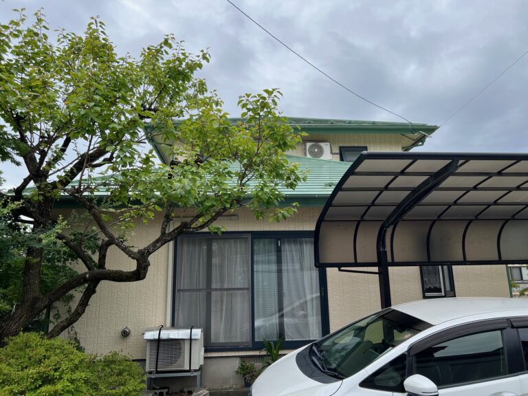 秋田市飯島A様邸の屋根塗装が着工しました